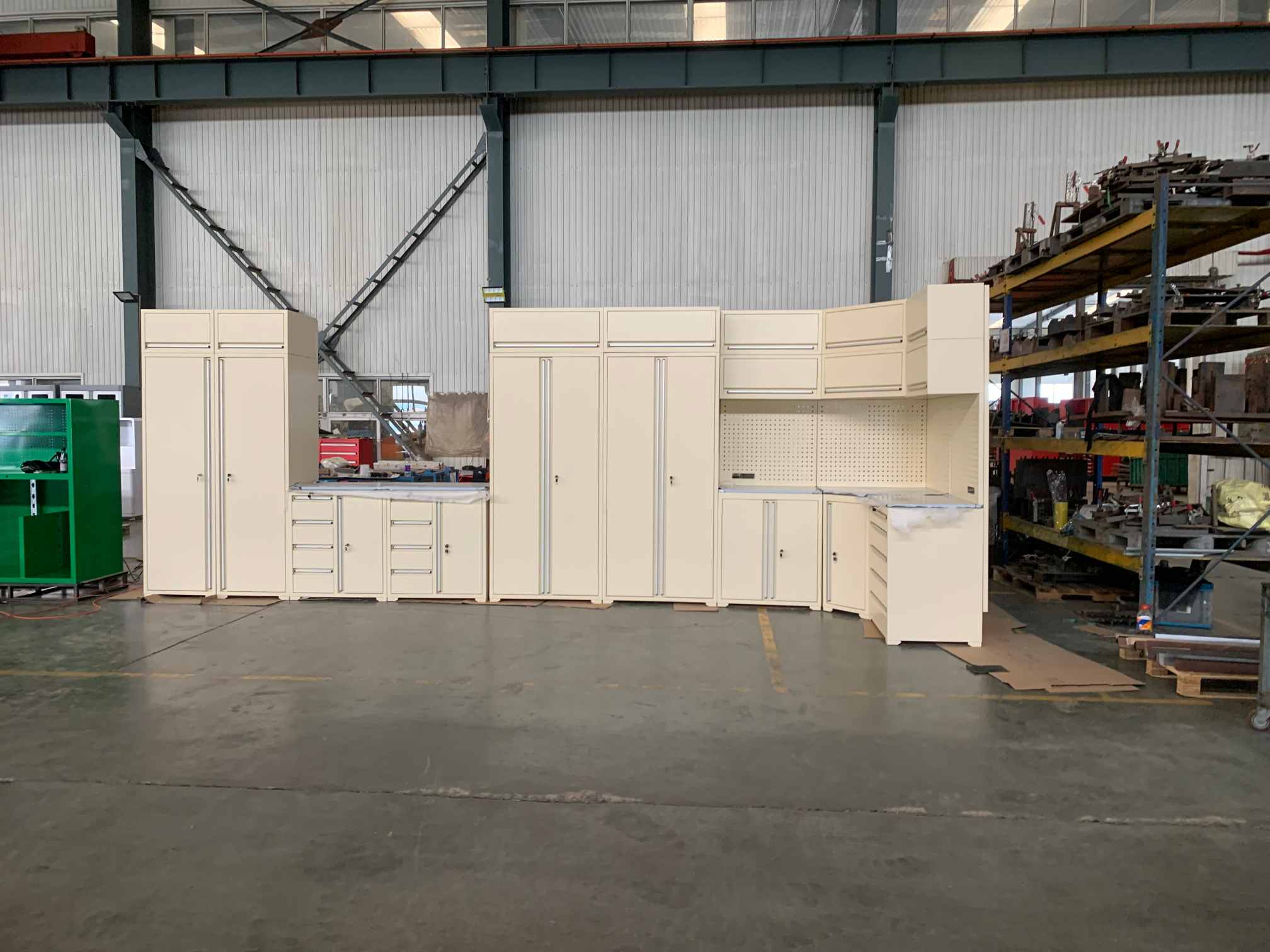 モジュール式ガレージツールキャビネットはどのくらい便利ですか?